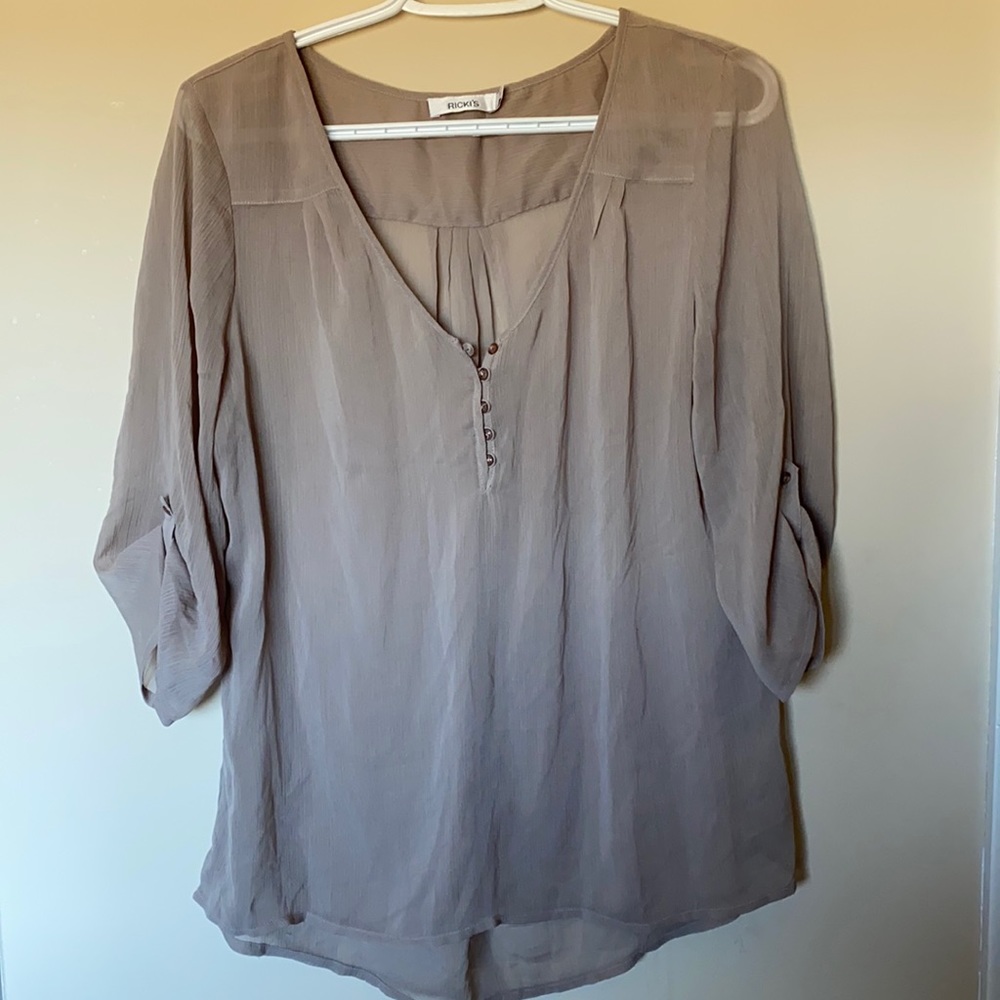 ✨Ricki’s v-neck blouse.